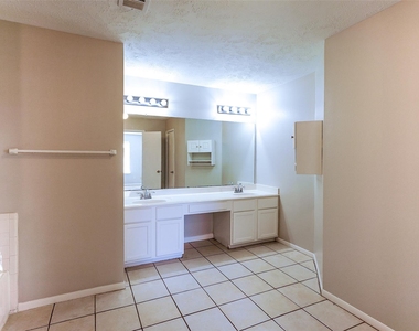 2103 Charlton House Lane - Photo Thumbnail 16