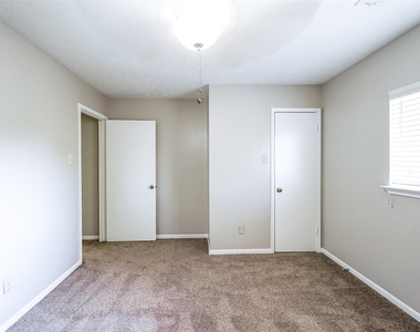 2103 Charlton House Lane - Photo Thumbnail 20