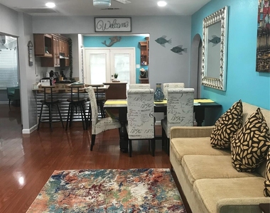 2319 56th Street - Photo Thumbnail 5
