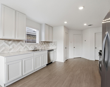 6323 Geyser Starish Drive - Photo Thumbnail 14