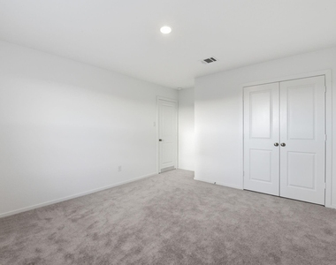 6323 Geyser Starish Drive - Photo Thumbnail 37