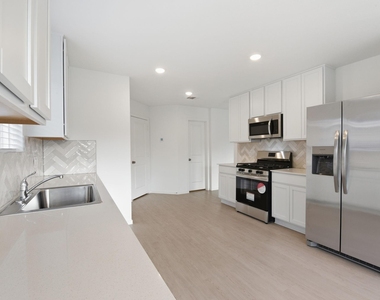 6323 Geyser Starish Drive - Photo Thumbnail 12