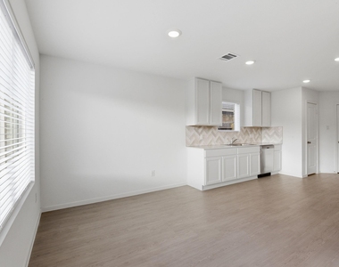 6323 Geyser Starish Drive - Photo Thumbnail 15