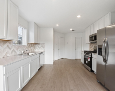 6323 Geyser Starish Drive - Photo Thumbnail 13