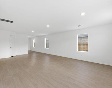 6323 Geyser Starish Drive - Photo Thumbnail 5