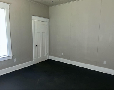 1925 11th Street - Photo Thumbnail 23