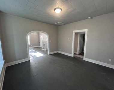 1925 11th Street - Photo Thumbnail 10
