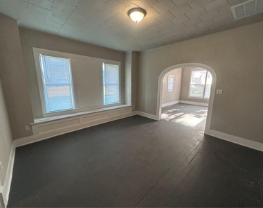 1925 11th Street - Photo Thumbnail 2