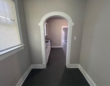 1925 11th Street - Photo Thumbnail 9