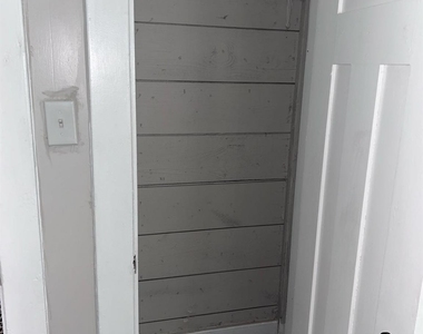 1925 11th Street - Photo Thumbnail 24