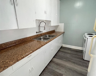 4114 Ave S 1/2 - Photo Thumbnail 6