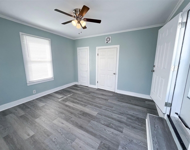 4114 Ave S 1/2 - Photo Thumbnail 4