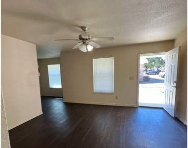 2050 S Byrd Avenue - Photo Thumbnail 6