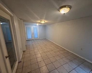 3105 Oak Rock Circle - Photo Thumbnail 11