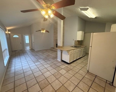 3105 Oak Rock Circle - Photo Thumbnail 3