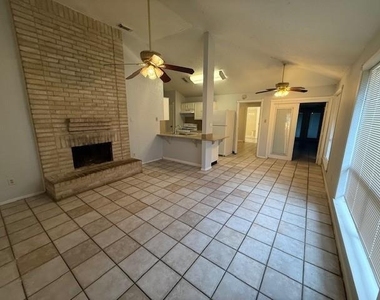 3105 Oak Rock Circle - Photo Thumbnail 2