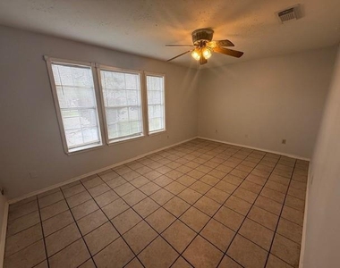 3105 Oak Rock Circle - Photo Thumbnail 7