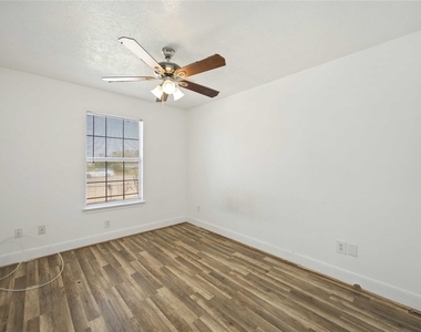 5315 Cherie Crest Court - Photo Thumbnail 9