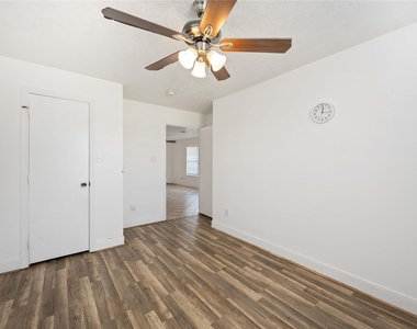 5315 Cherie Crest Court - Photo Thumbnail 10
