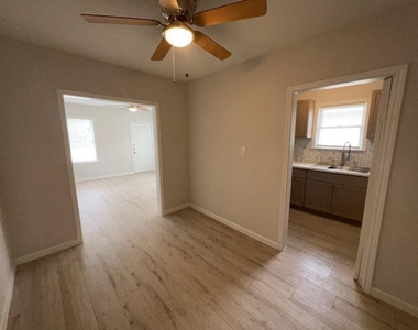 1008 Studewood Street - Photo Thumbnail 5