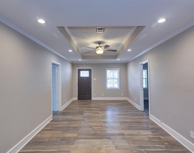 4220 Delhi Street - Photo Thumbnail 3