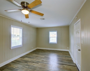 4220 Delhi Street - Photo Thumbnail 12