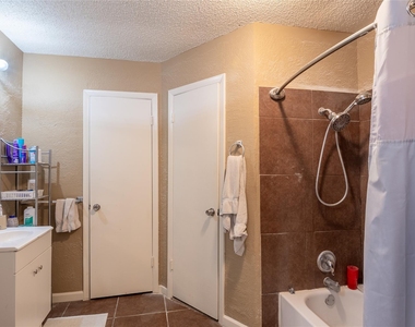 3034 Deer Valley Drive - Photo Thumbnail 14
