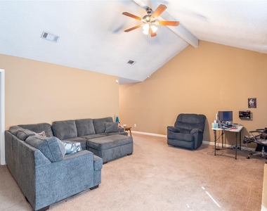 3034 Deer Valley Drive - Photo Thumbnail 7