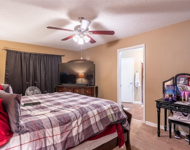 3034 Deer Valley Drive - Photo Thumbnail 12