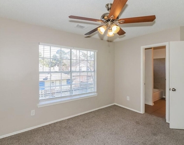 6018 Fern Hollow Court - Photo Thumbnail 12