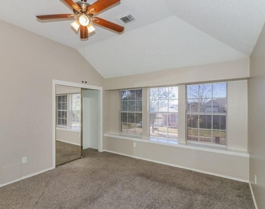 6018 Fern Hollow Court - Photo Thumbnail 7