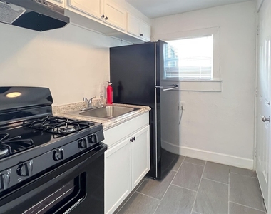 11 Norwood Street - Photo Thumbnail 7
