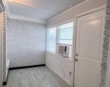 11 Norwood Street - Photo Thumbnail 14