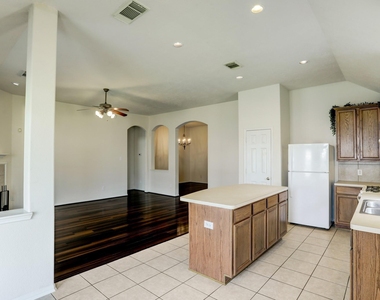 7605 Waterlilly Lane - Photo Thumbnail 6