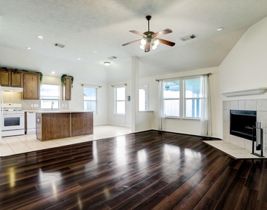 7605 Waterlilly Lane - Photo Thumbnail 4