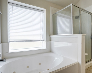 7605 Waterlilly Lane - Photo Thumbnail 12