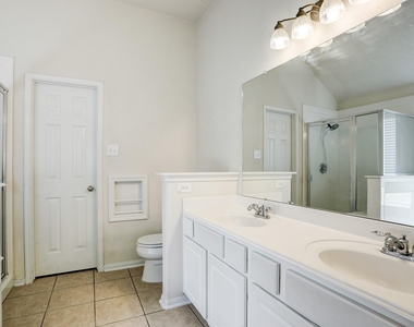 7605 Waterlilly Lane - Photo Thumbnail 11