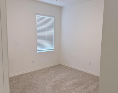 4984 Amasa Circle - Photo Thumbnail 10