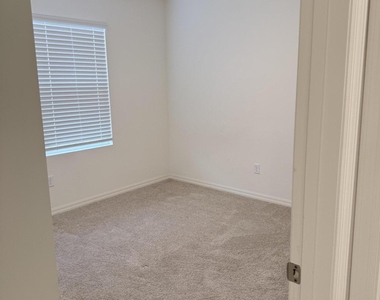 4984 Amasa Circle - Photo Thumbnail 7