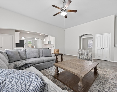 11676 Whirlaway Drive - Photo Thumbnail 7
