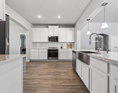 11676 Whirlaway Drive - Photo Thumbnail 13
