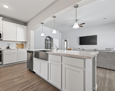 11676 Whirlaway Drive - Photo Thumbnail 14