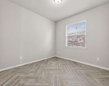 11676 Whirlaway Drive - Photo Thumbnail 23
