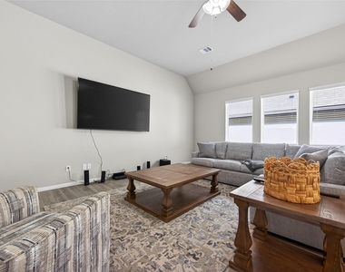 11676 Whirlaway Drive - Photo Thumbnail 10