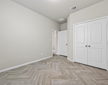 11676 Whirlaway Drive - Photo Thumbnail 24
