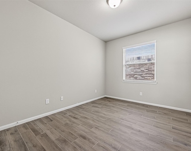 11676 Whirlaway Drive - Photo Thumbnail 27