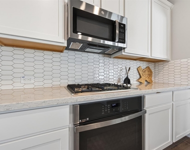 11676 Whirlaway Drive - Photo Thumbnail 16