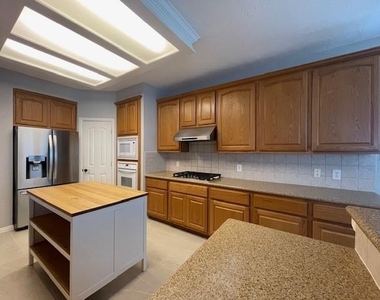 8519 Babbling Brook Court - Photo Thumbnail 10