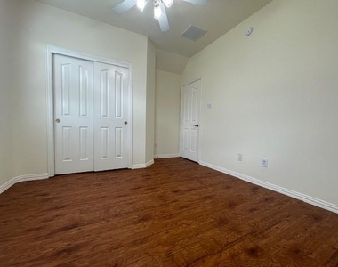 8519 Babbling Brook Court - Photo Thumbnail 35