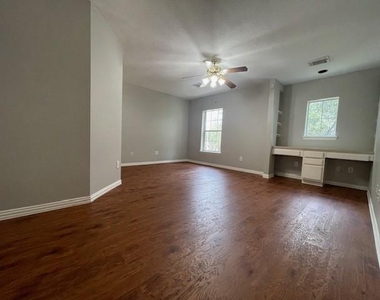8519 Babbling Brook Court - Photo Thumbnail 32